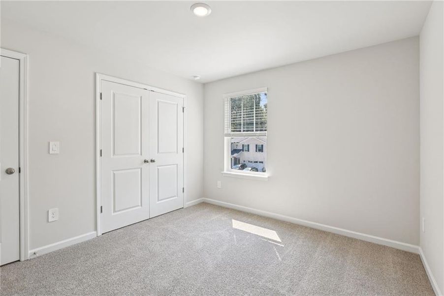 Spacious, unfurnished interior of a new home in The Oaks at Dawson, Dawsonville (Image 40).