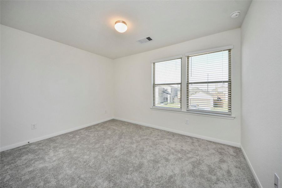 Spacious, unfurnished interior of a new home in Sunterra North, Katy (Image 20).