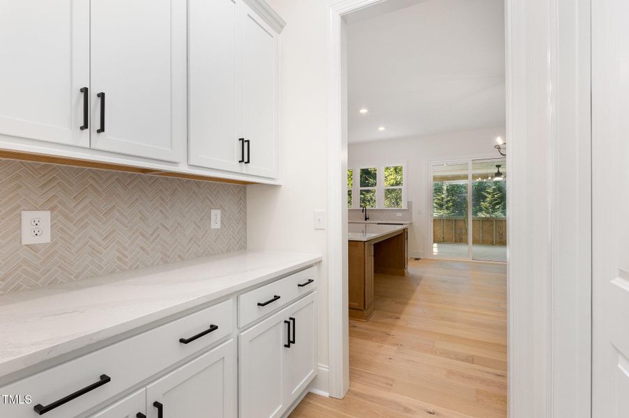 013_cj4a3809-edit_384 013_cj4a3809-edit_384