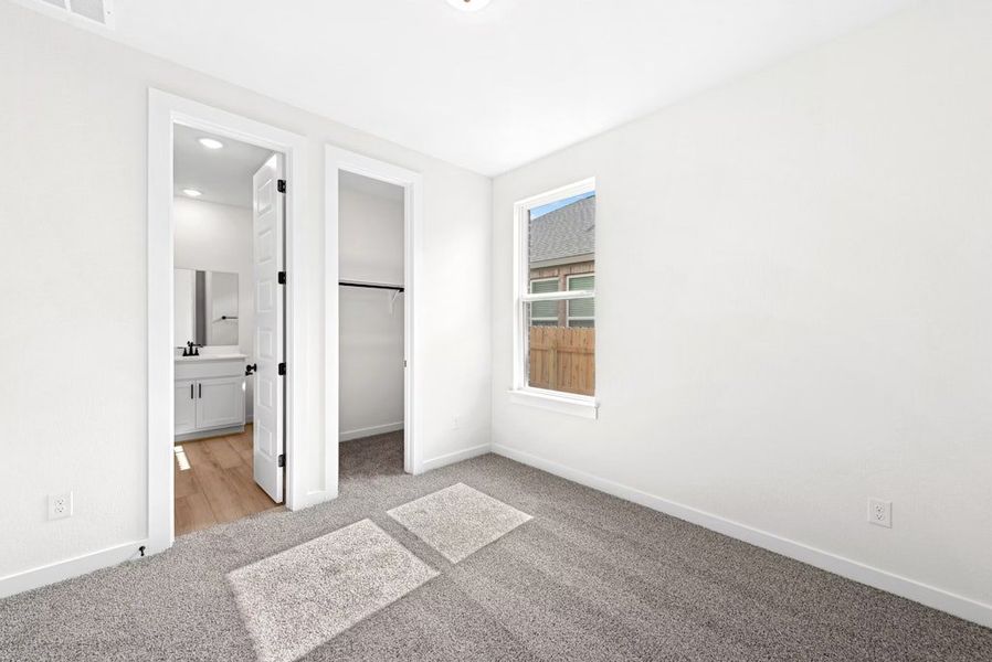 Spacious, unfurnished interior of a new home in University Heights, Round Rock (Image 30).