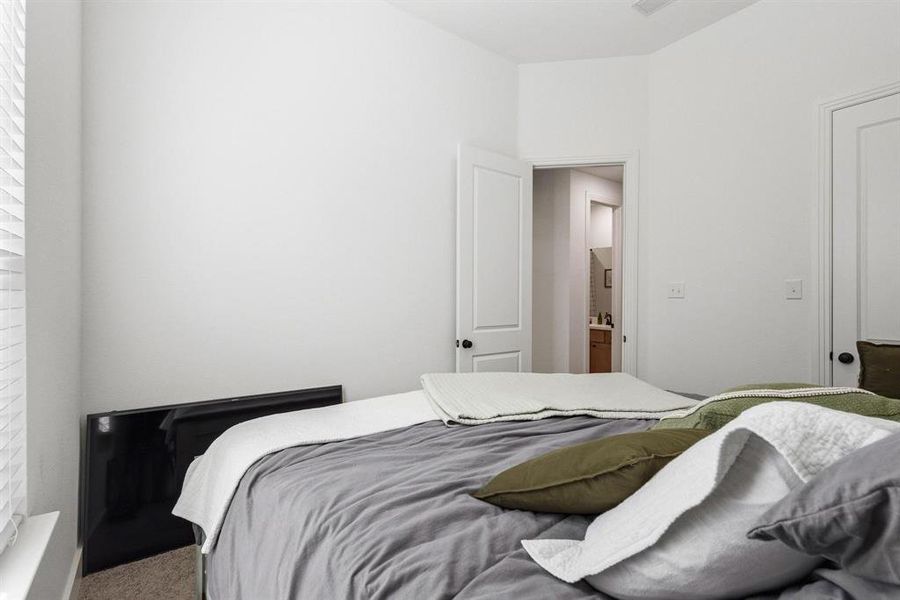 Furnished interior view inside a new home in Gateway Village - The Reserve, Denison (Image 28).