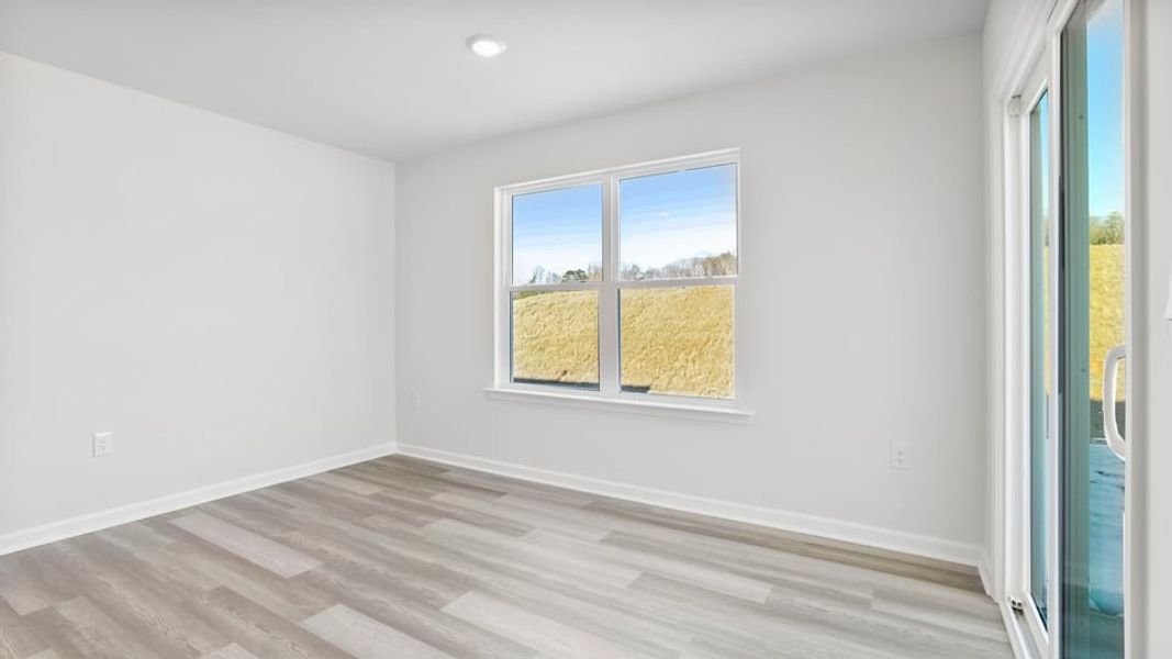 Spacious, unfurnished interior of a new home in Cedar Gap, Fountain Inn (Image 22).