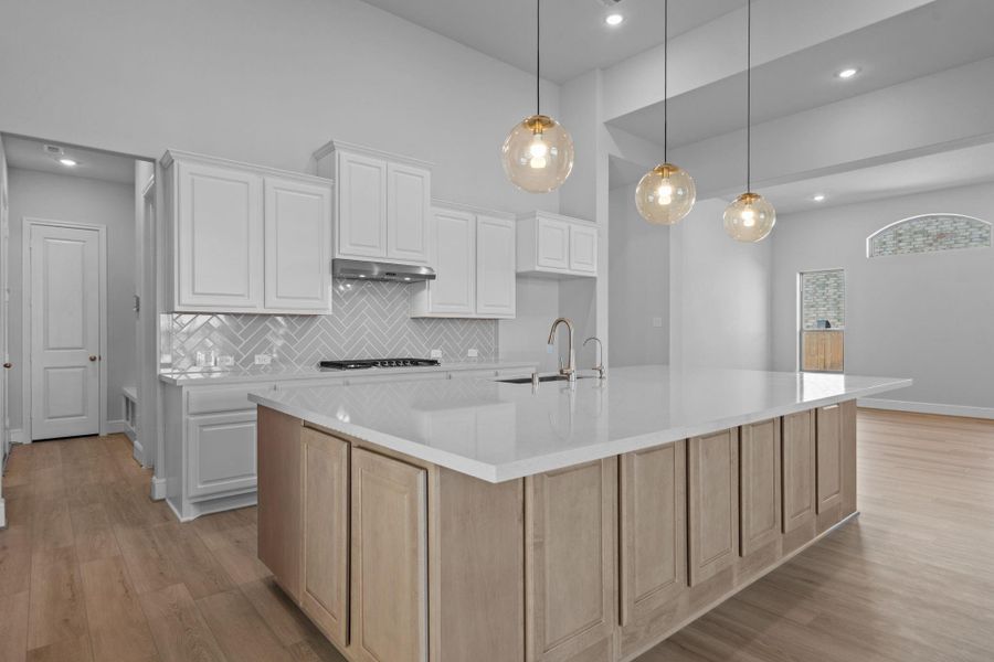 Furnished interior view inside a new home in Valencia 70', Manvel (Image 14).