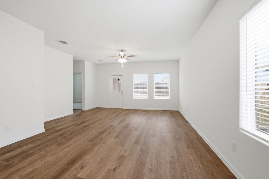 Spacious, unfurnished interior of a new home in Notting Hill, Converse (Image 17).