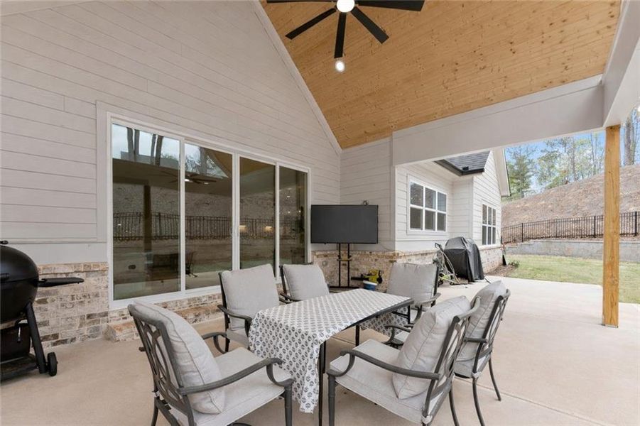 Exterior details and patio area of a home in , Jefferson (Image 3).