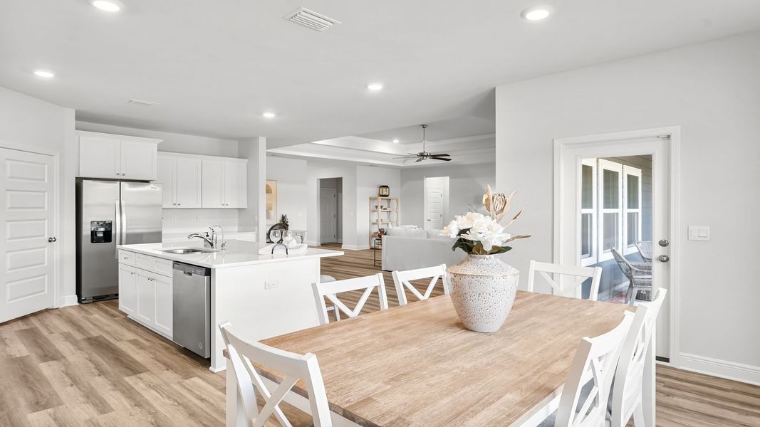 Furnished interior view inside a new home in Liberty, Panama City (Image 8).