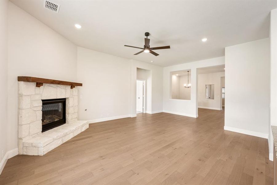 Spacious, unfurnished interior of a new home in Abe's Landing, Granbury (Image 24). Spacious, unfurnished interior of a new home in Abe's Landing, Granbury (Image 24).