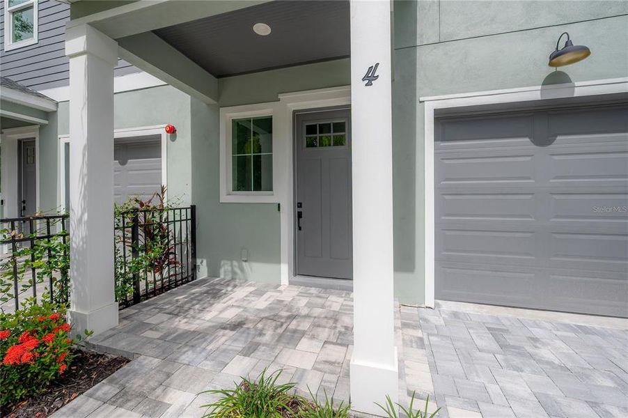Exterior details and patio area of a home in , Tampa (Image 3).