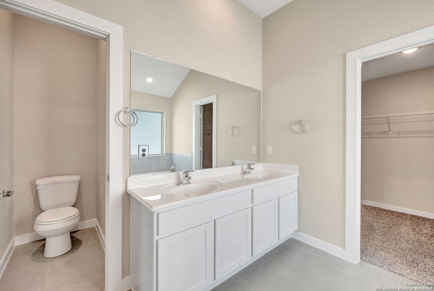 Furnished interior view inside a new home in Mesquite Ridge, San Antonio (Image 5). Furnished interior view inside a new home in Mesquite Ridge, San Antonio (Image 5).