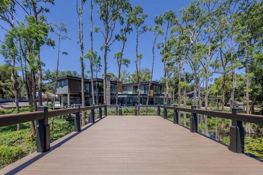 Community amenities in , Windermere (Image 68).