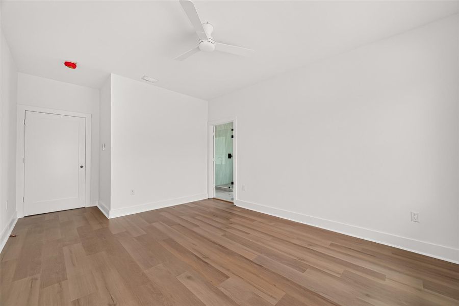 Spacious, unfurnished interior of a new home in , Spring (Image 28).