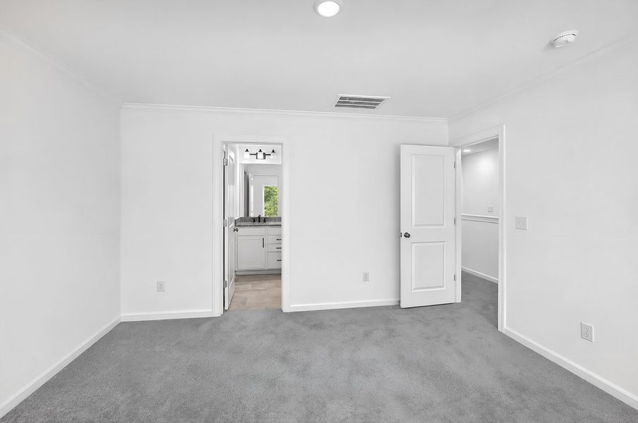 Spacious, unfurnished interior of a new home in Silverstone, Knightdale (Image 27).