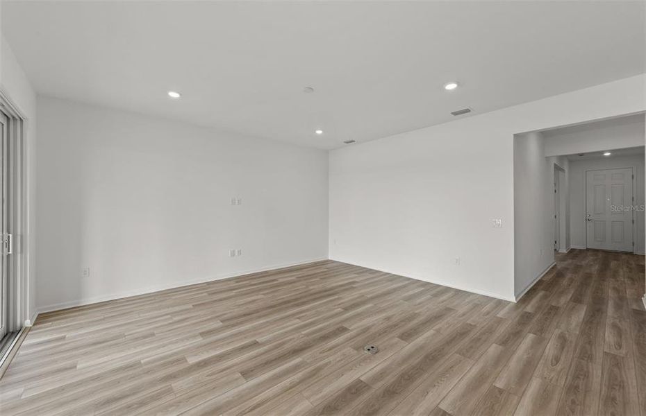 Spacious, unfurnished interior of a new home in Reagan Landing, Bradenton (Image 27). Spacious, unfurnished interior of a new home in Reagan Landing, Bradenton (Image 27).