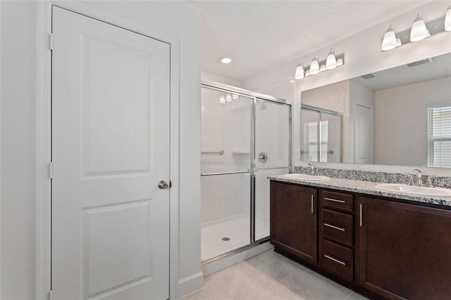 Furnished interior view inside a new home in , Davenport (Image 9).