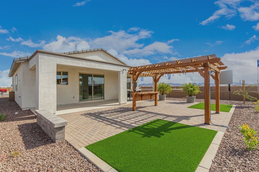 Representative exterior details of a home built from the 1257 by Elliott Homes in Camilo at Santana, Yuma (Image 22).