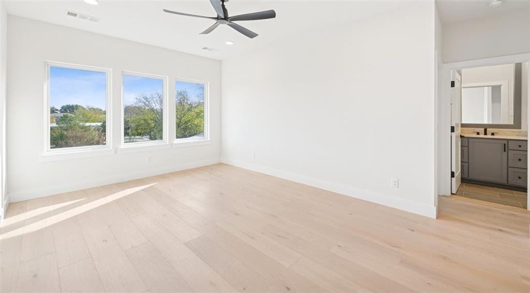 Spacious, unfurnished interior of a new home in , Roanoke (Image 34).