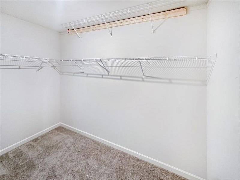 Spacious, unfurnished interior of a new home in Oakhurst Glen, Fairburn (Image 24).