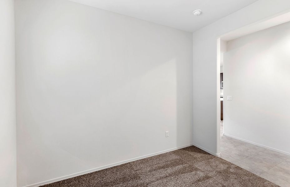Spacious, unfurnished interior of a new home in Copper Falls, Buckeye (Image 16).