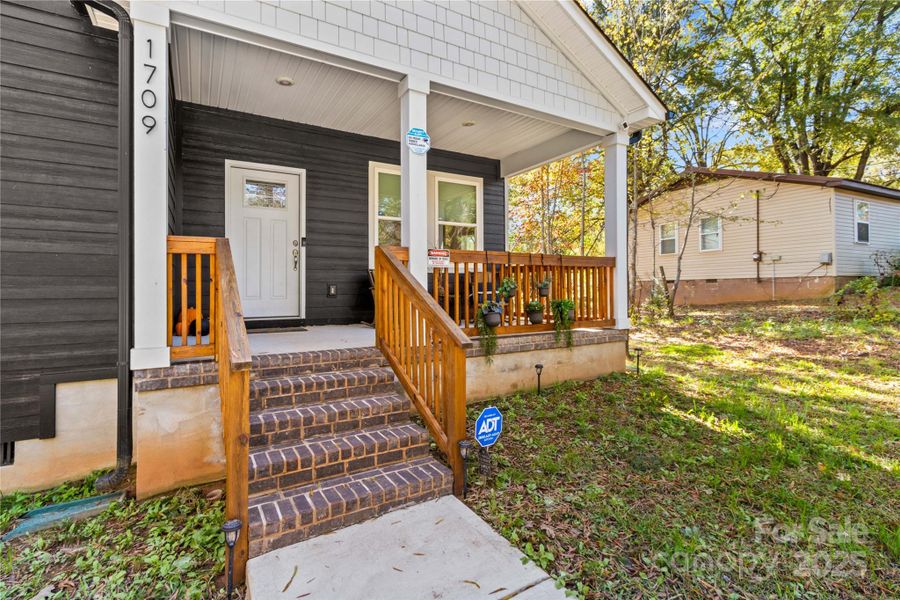 Exterior details and patio area of a home in , Statesville (Image 21).