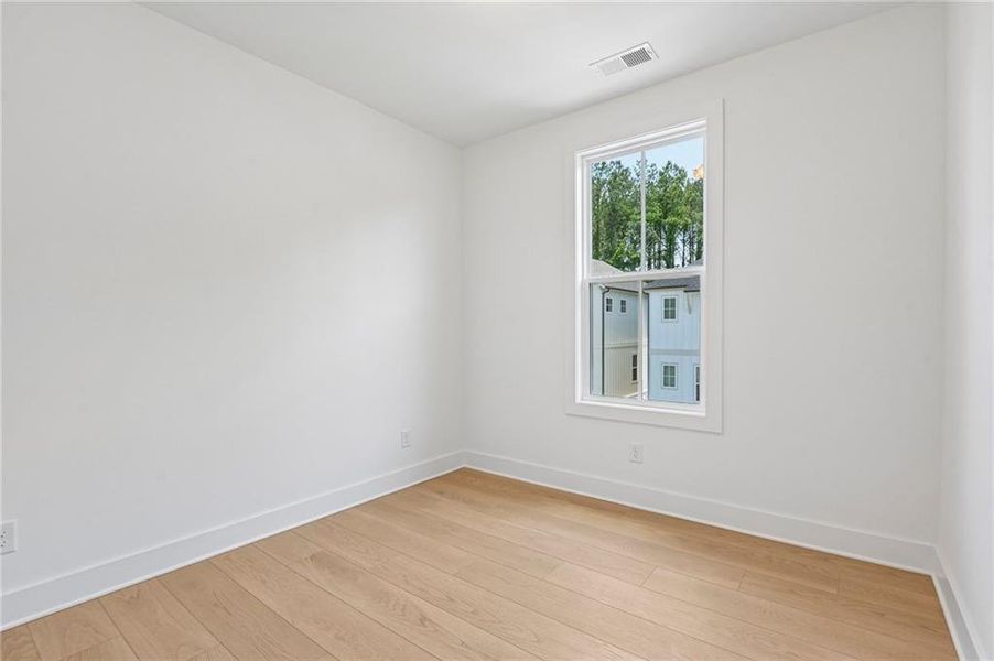 Spacious, unfurnished interior of a new home in , Alpharetta (Image 24).