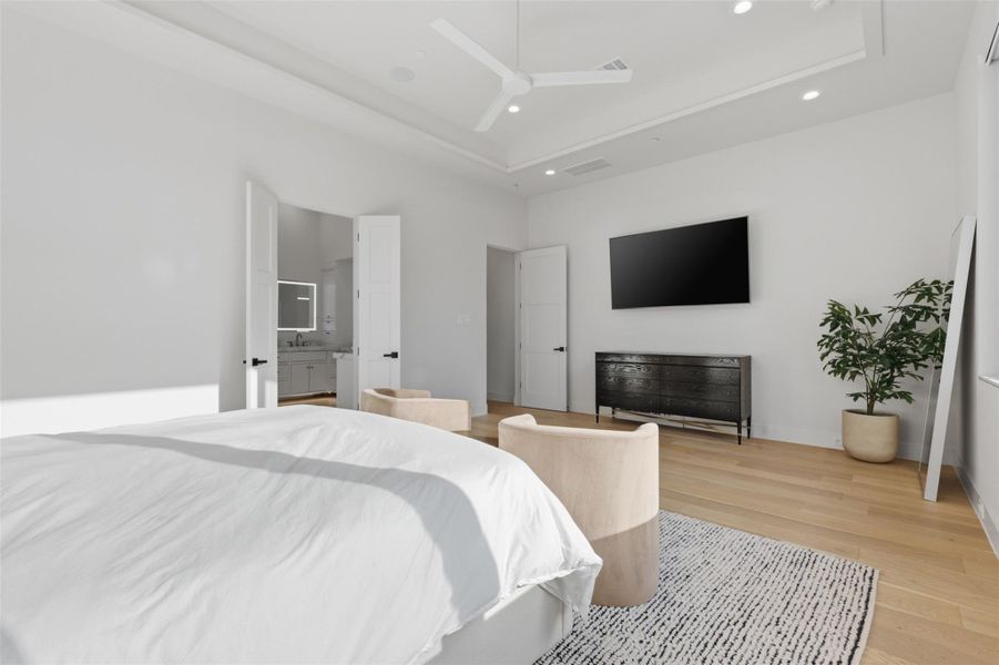 Furnished interior view inside a new home in , Bellaire (Image 17).