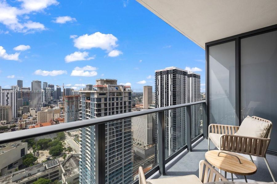Exterior details and patio area of a home in Natiivo Miami, Miami (Image 2).