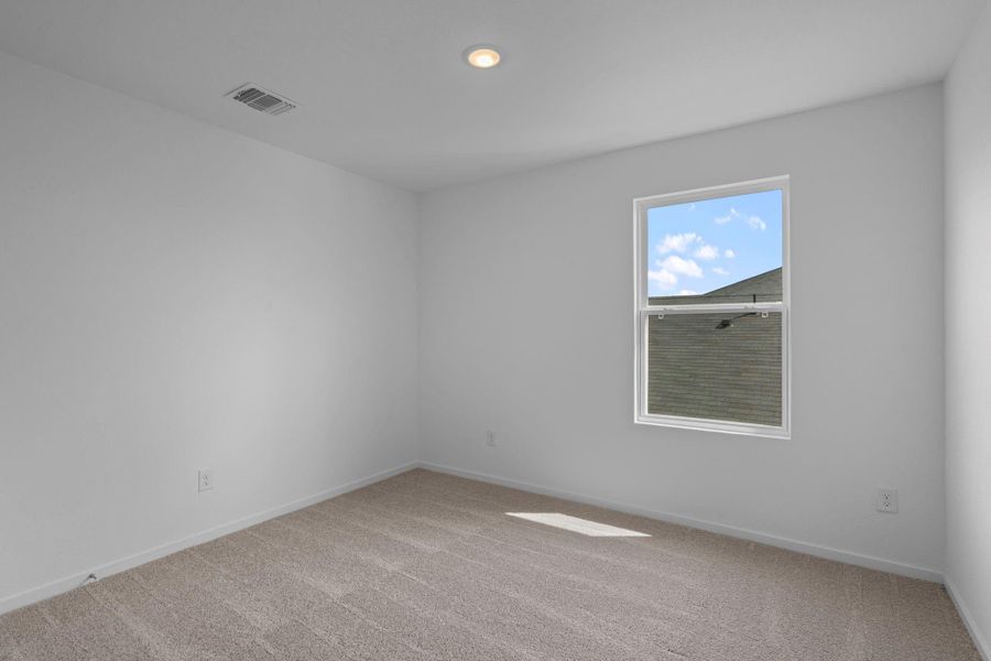 Spacious, unfurnished interior of a new home in Stokesbury, Waller (Image 19).