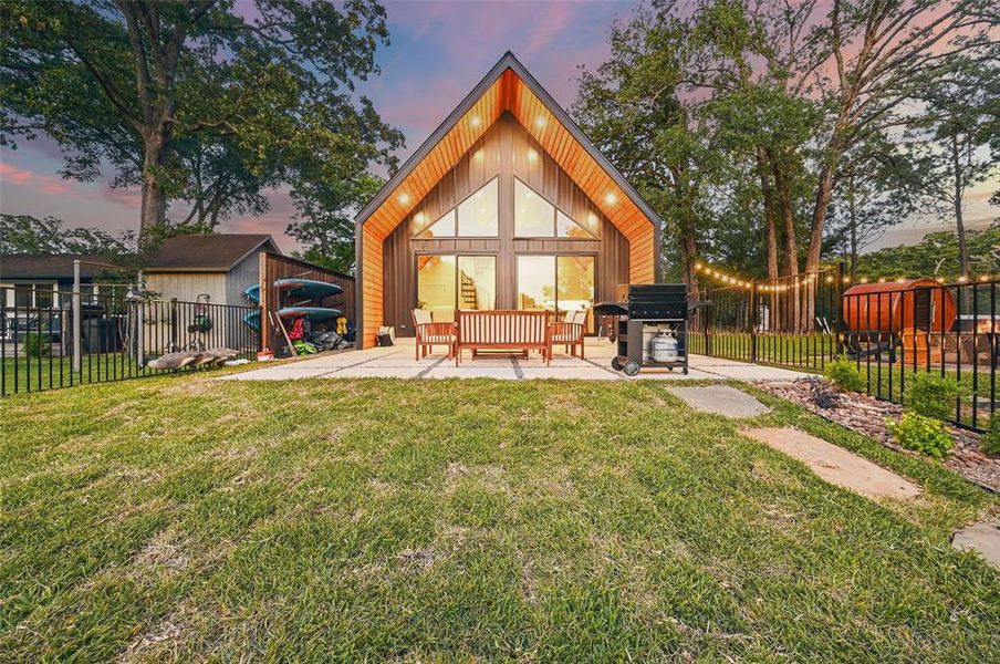 Community amenities in , Trinidad (Image 23).