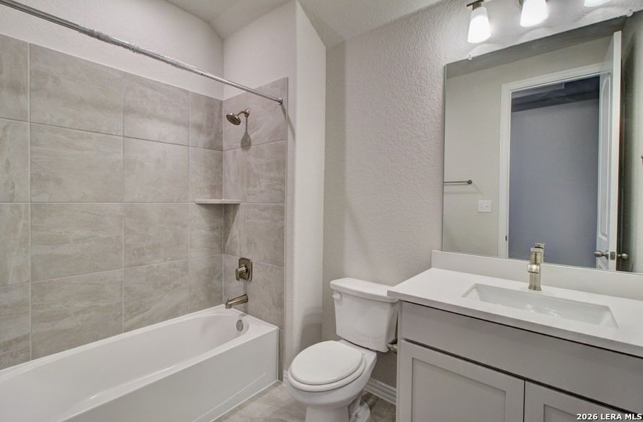 Furnished interior view inside a new home in Sunflower Ridge, New Braunfels (Image 8).