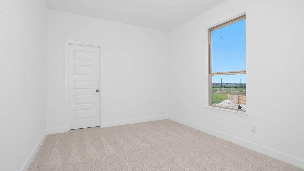 Spacious, unfurnished interior of a new home in Elyson, Katy (Image 7).
