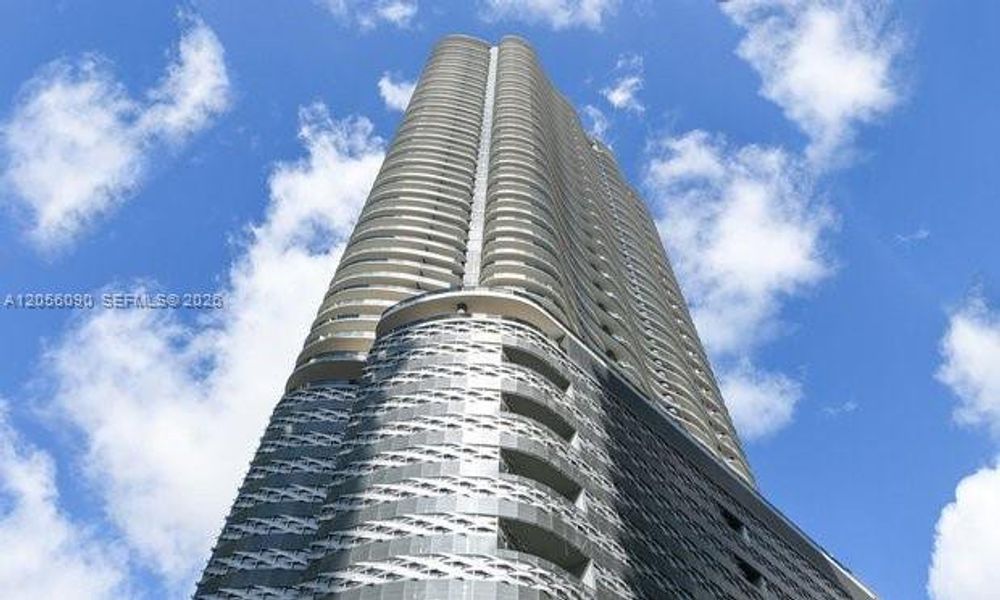 Condo located in Miami, FL showcasing its design and architecture (Image 17). Condo located in Miami, FL showcasing its design and architecture (Image 17).