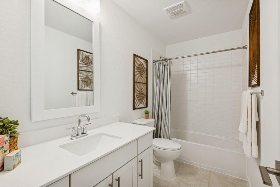 Hall bath (*Photo not of actual home and used for illustration purposes only.)