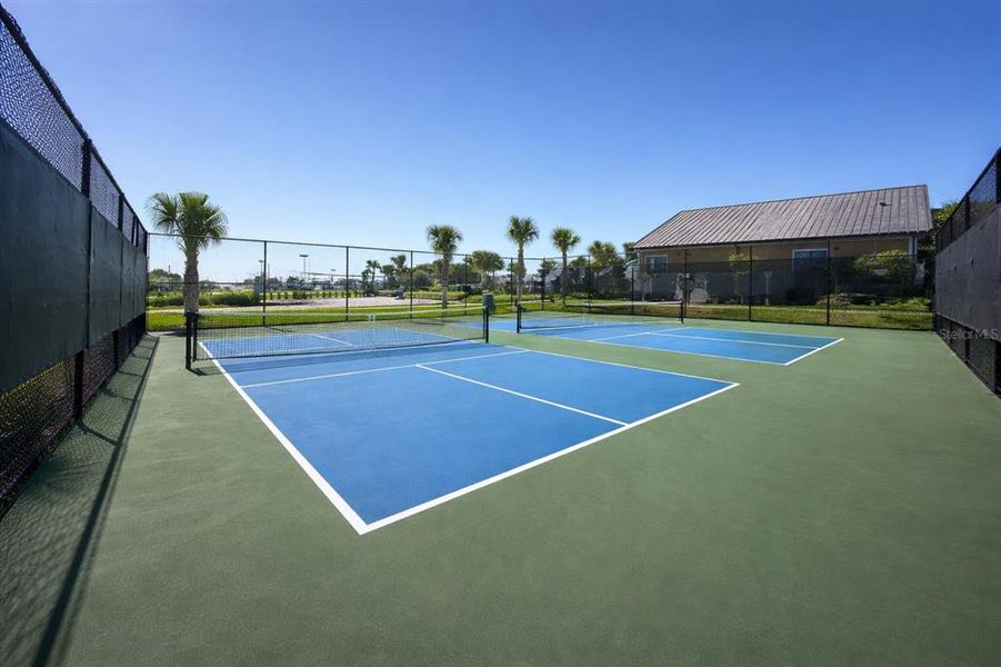 Community amenities in , Eagle Lake (Image 25).