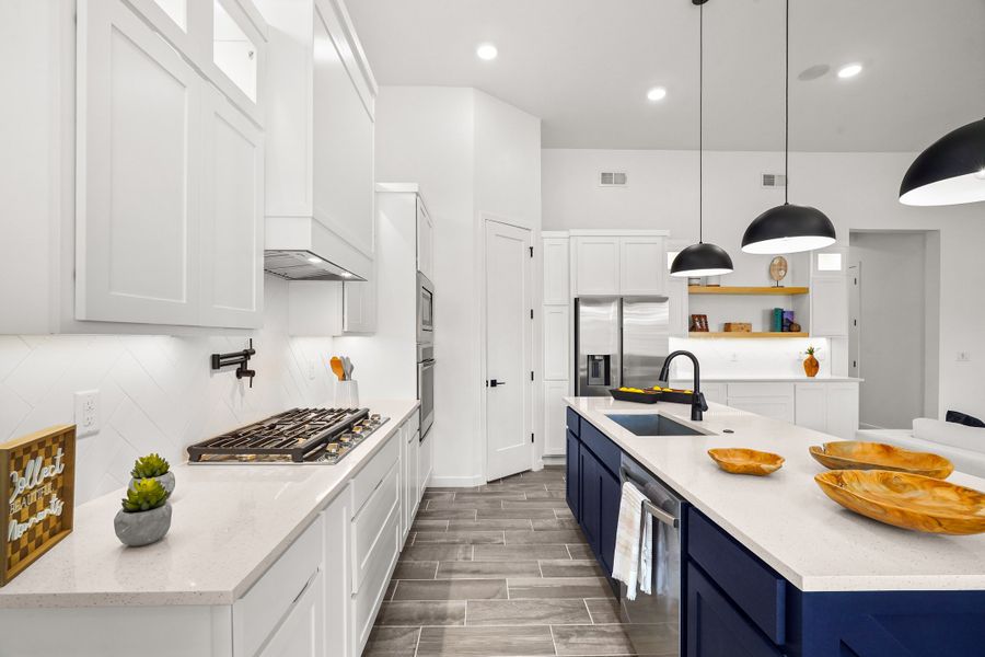 Furnished interior view inside a new home in Verdancia, El Paso (Image 16).
