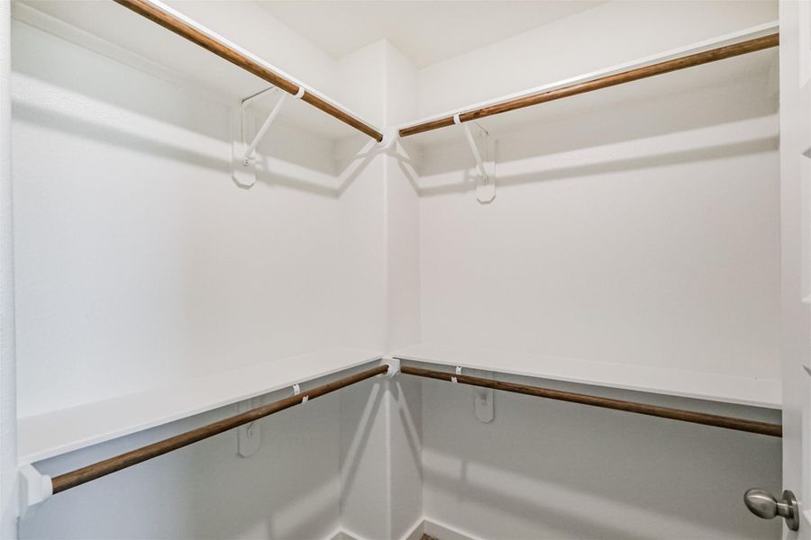 Spacious, unfurnished interior of a new home in , Houston (Image 23).