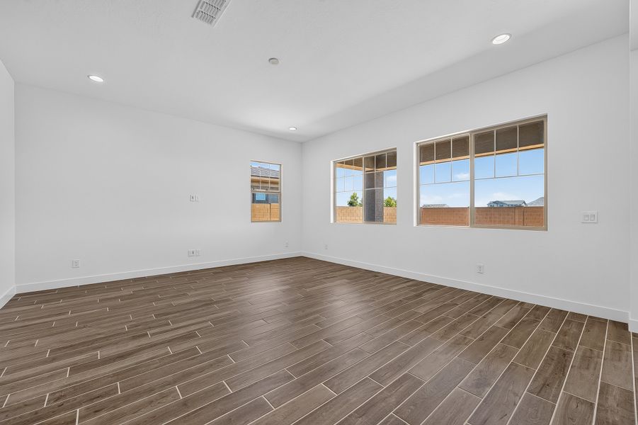 Spacious, unfurnished interior of a new home in Ellsworth Ranch, Queen Creek (Image 15). Spacious, unfurnished interior of a new home in Ellsworth Ranch, Queen Creek (Image 15).