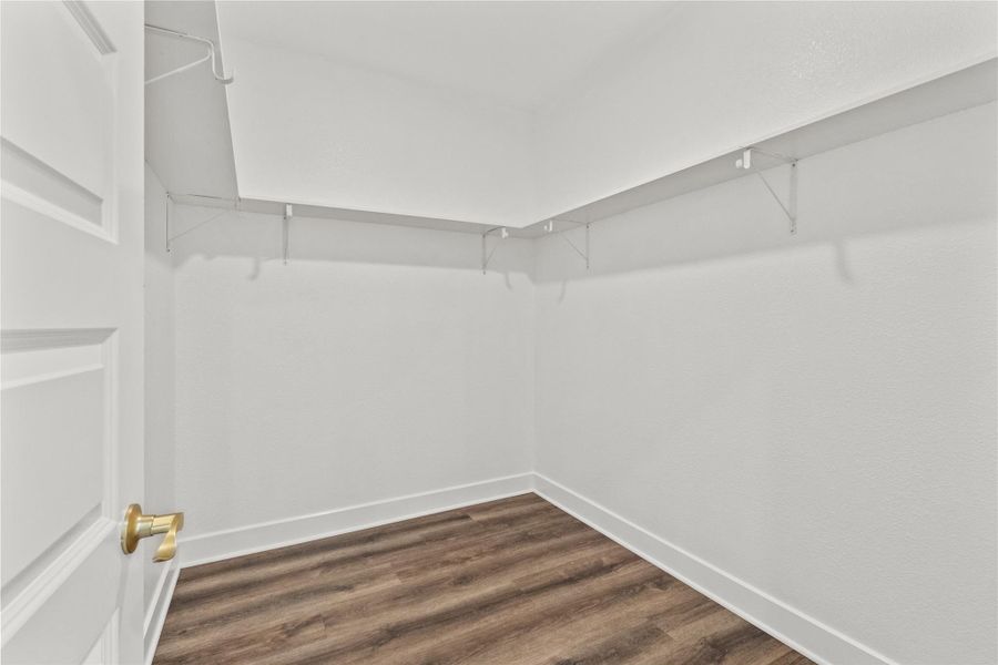 Large Walk-In Closet Large Walk-In Closet