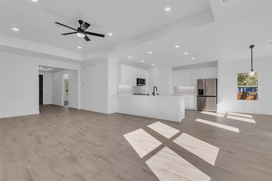Spacious, unfurnished interior of a new home in , Alvarado (Image 14).
