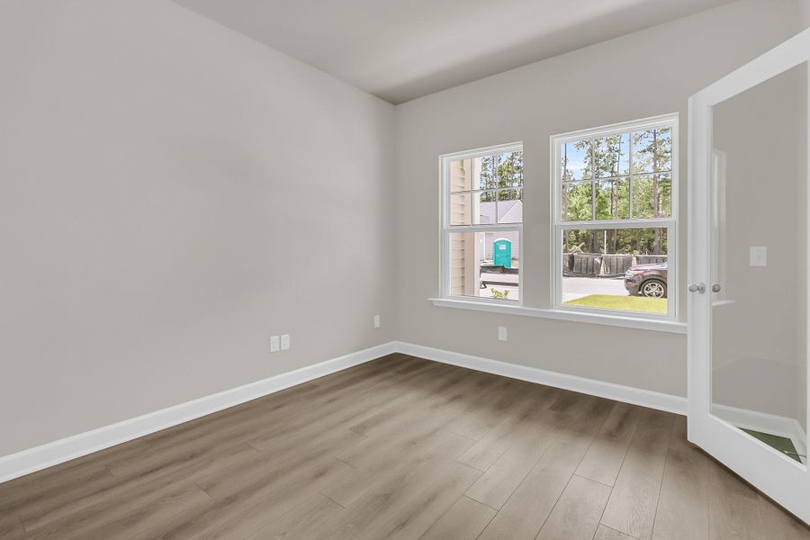 Spacious, unfurnished interior of a new home in , Summerville (Image 21).