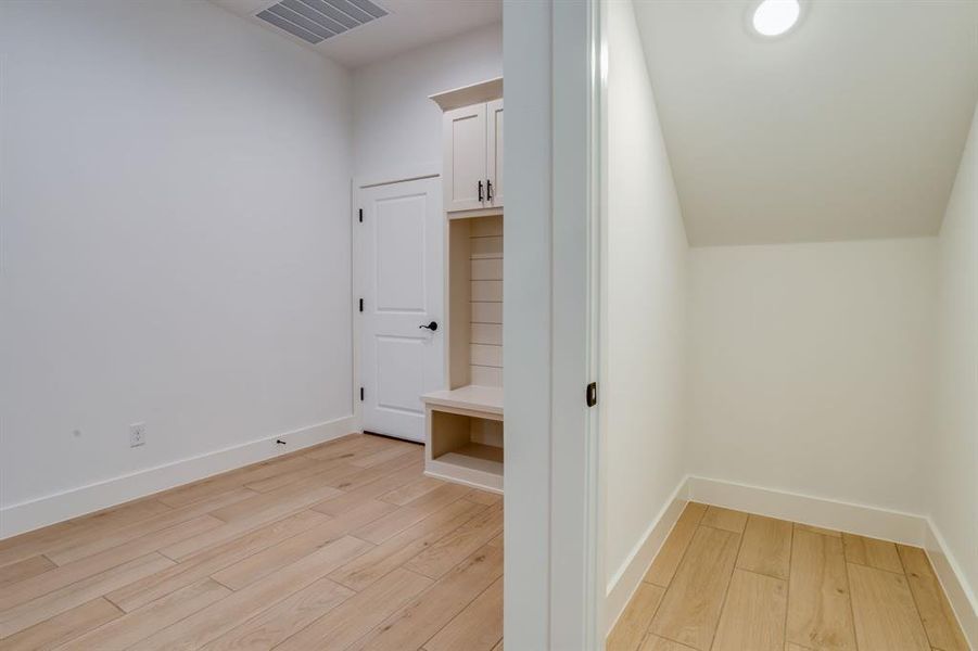 Spacious, unfurnished interior of a new home in , River Oaks (Image 21).