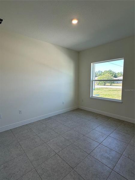 Spacious, unfurnished interior of a new home in Ocala, Ocala (Image 10).