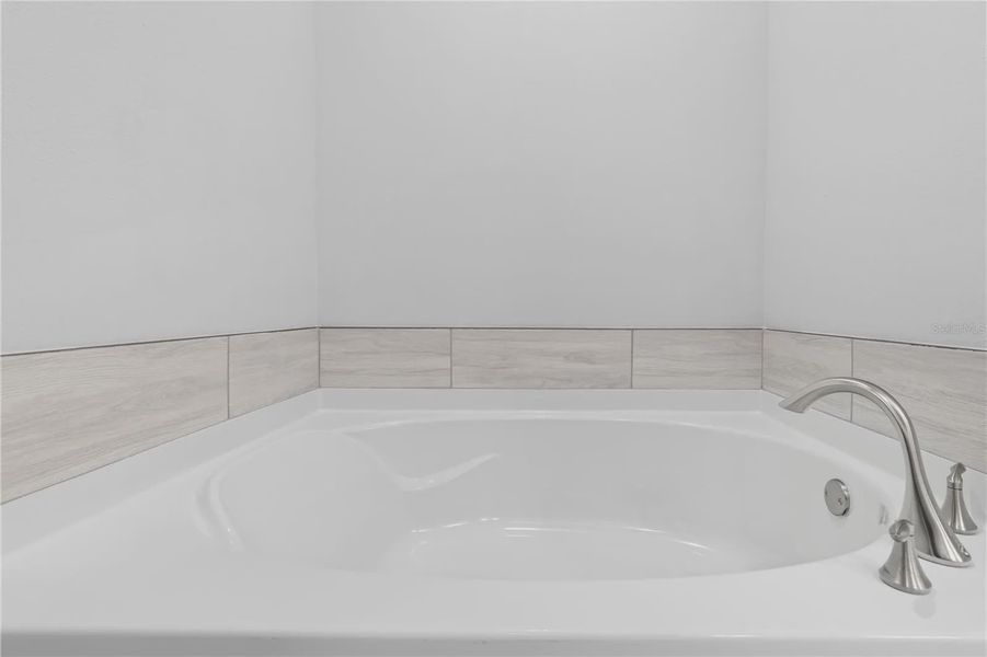 Close-up of interior finishes inside a home in Kirkland Farms, Alachua (Image 9).