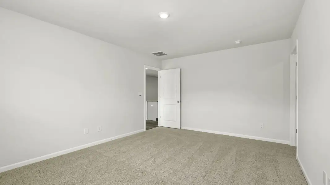 Spacious, unfurnished interior of a new home in Fishel Village, Winston-Salem (Image 20).