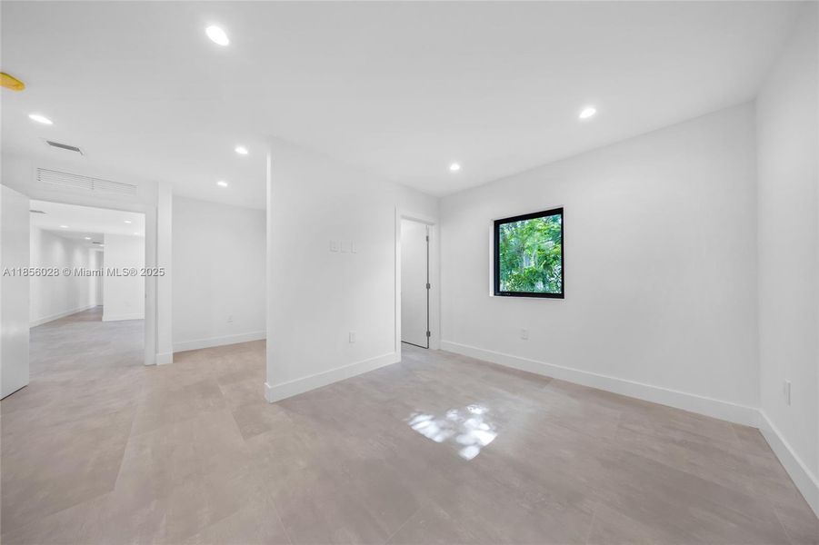 Spacious, unfurnished interior of a new home in , Miami (Image 6).