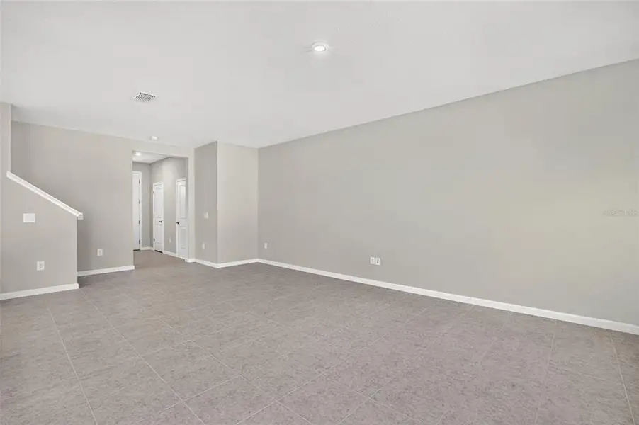Spacious, unfurnished interior of a new home in Sanderling, Palmetto (Image 18).