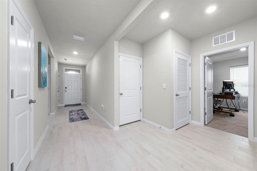 Spacious, unfurnished interior of a new home in , Port Charlotte (Image 56).