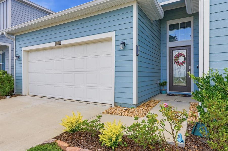 Exterior details and patio area of a home in Trailhead Landing, Alachua (Image 4).