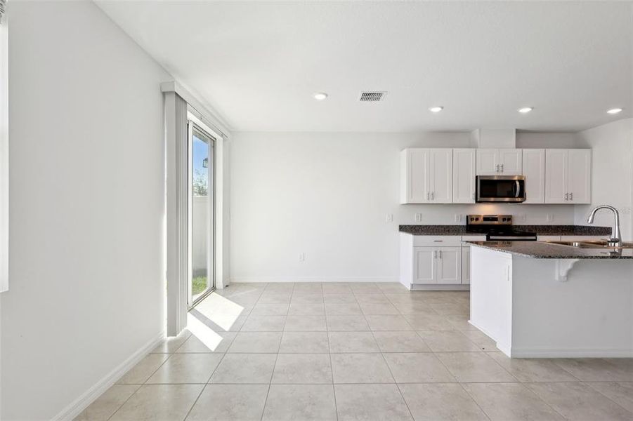 Spacious, unfurnished interior of a new home in Deer Run at Crosswinds, Davenport (Image 24).