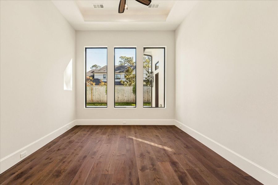 Spacious, unfurnished interior of a new home in , Houston (Image 40).