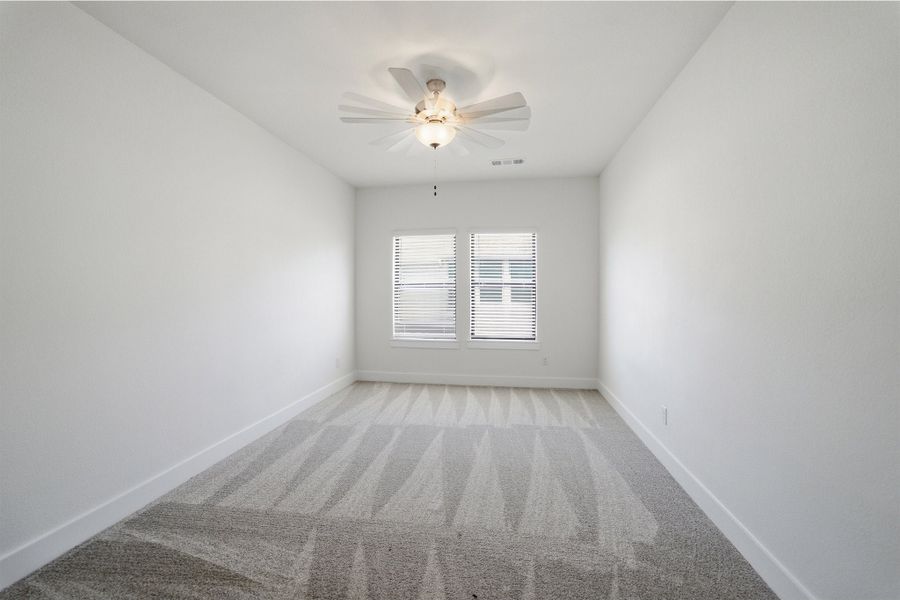 Spacious, unfurnished interior of a new home in Sonoma Verde, Rockwall (Image 73).
